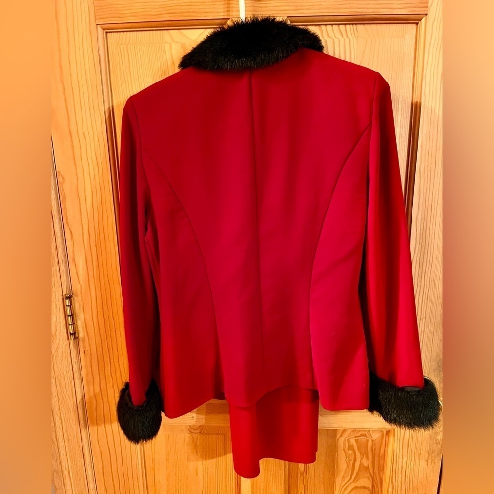 Positive Attitude Size 6 two-piece Skirt and Blazer Set Faux Fur Collar Cuffs - Picture 6 of 13